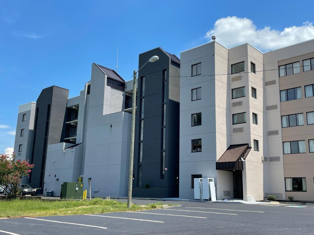 Quality Inn & Suites Spring Lake - Fayetteville Near Fort Bragg Extérieur photo