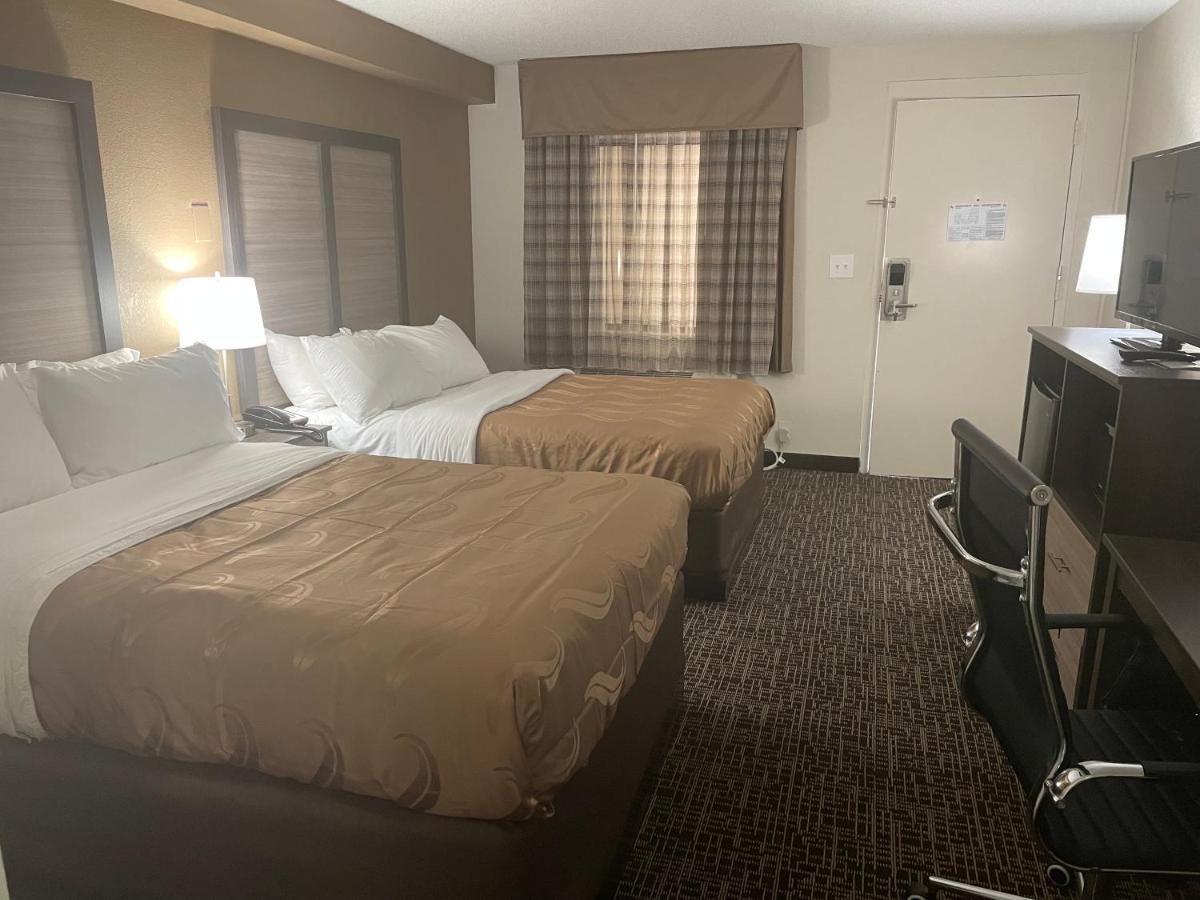 Quality Inn & Suites Spring Lake - Fayetteville Near Fort Bragg Extérieur photo