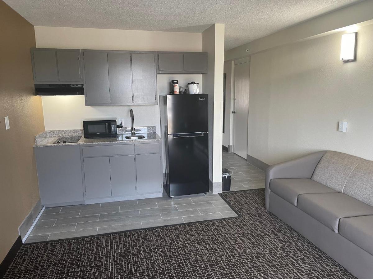 Quality Inn & Suites Spring Lake - Fayetteville Near Fort Bragg Extérieur photo