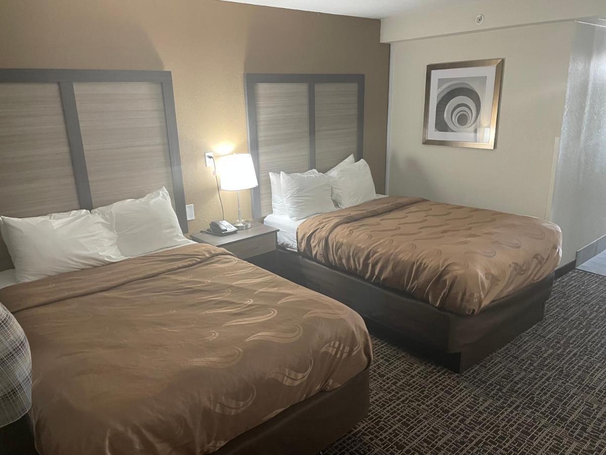 Quality Inn & Suites Spring Lake - Fayetteville Near Fort Bragg Extérieur photo