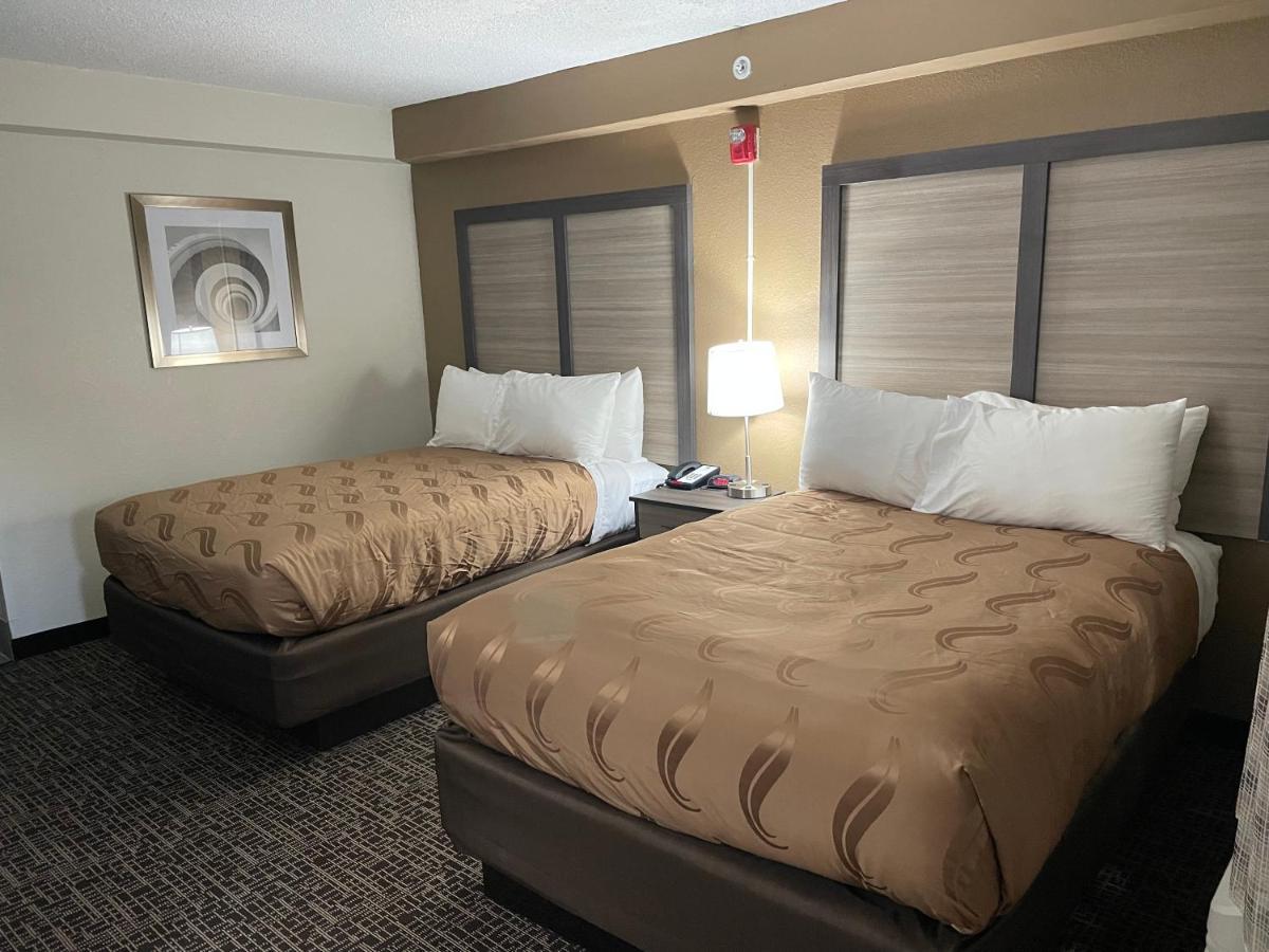 Quality Inn & Suites Spring Lake - Fayetteville Near Fort Bragg Extérieur photo