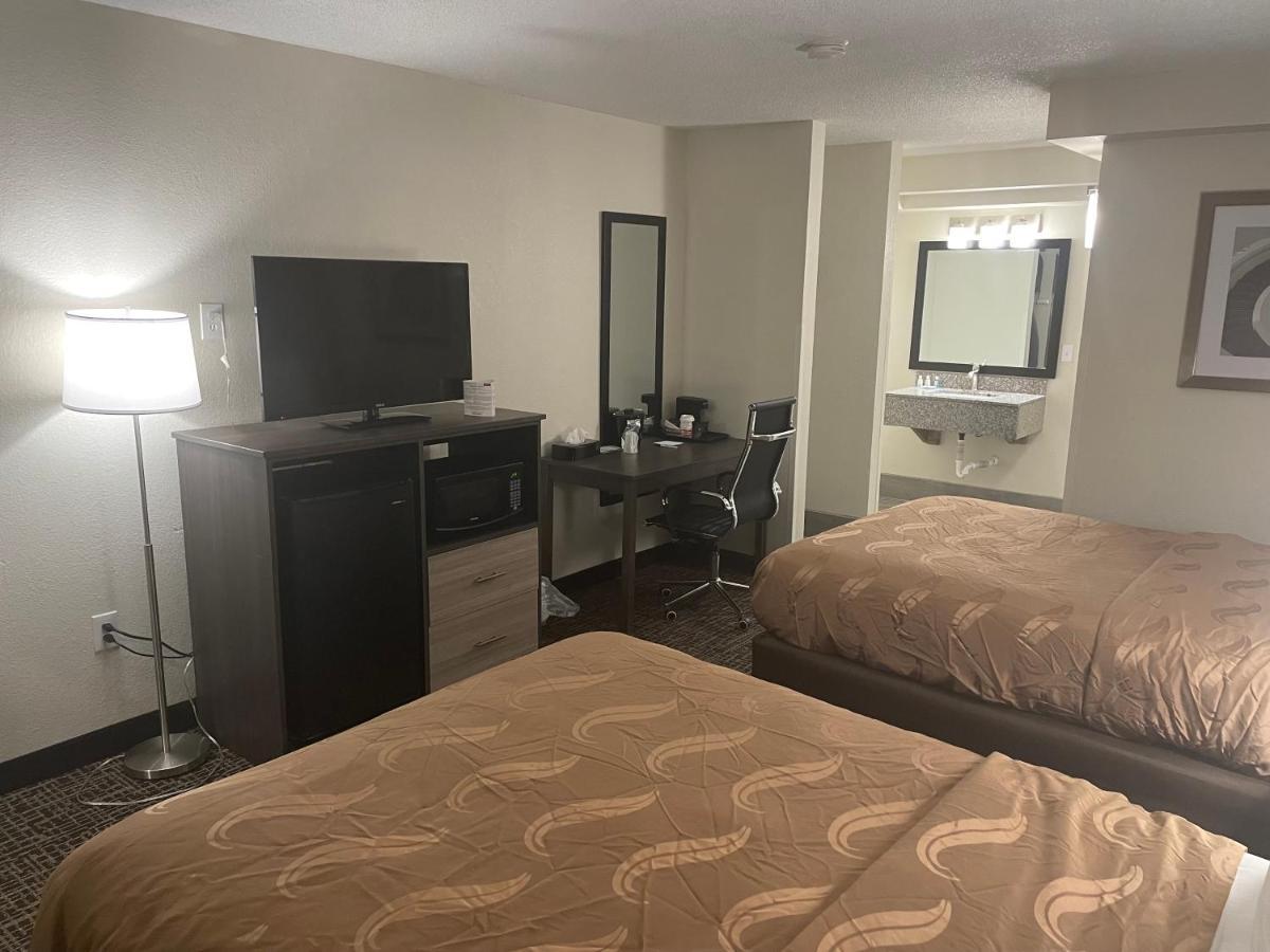 Quality Inn & Suites Spring Lake - Fayetteville Near Fort Bragg Extérieur photo