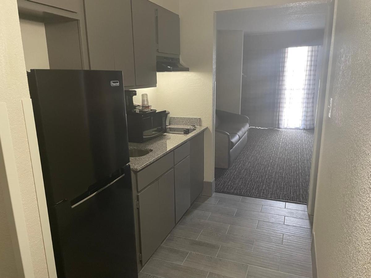 Quality Inn & Suites Spring Lake - Fayetteville Near Fort Bragg Extérieur photo