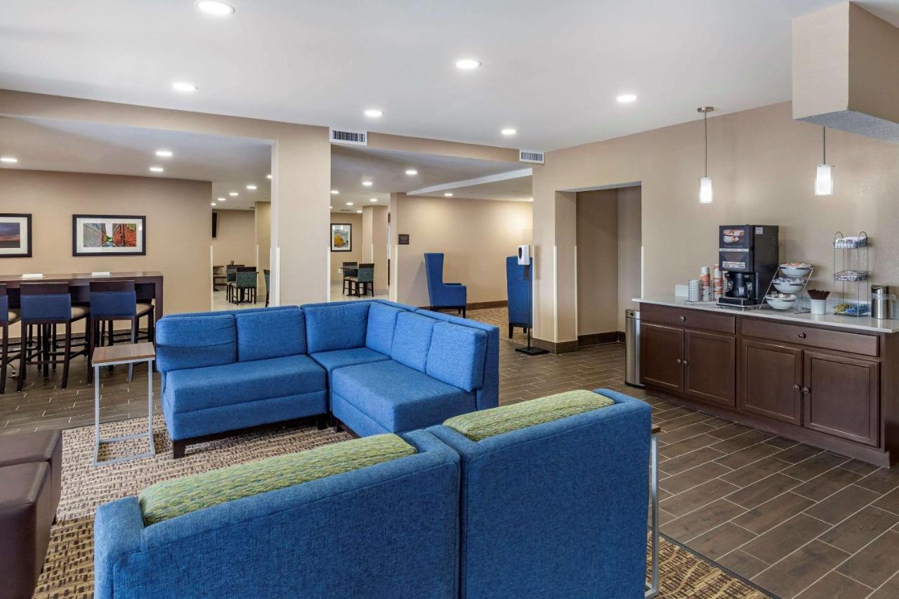 Quality Inn & Suites Spring Lake - Fayetteville Near Fort Bragg Extérieur photo