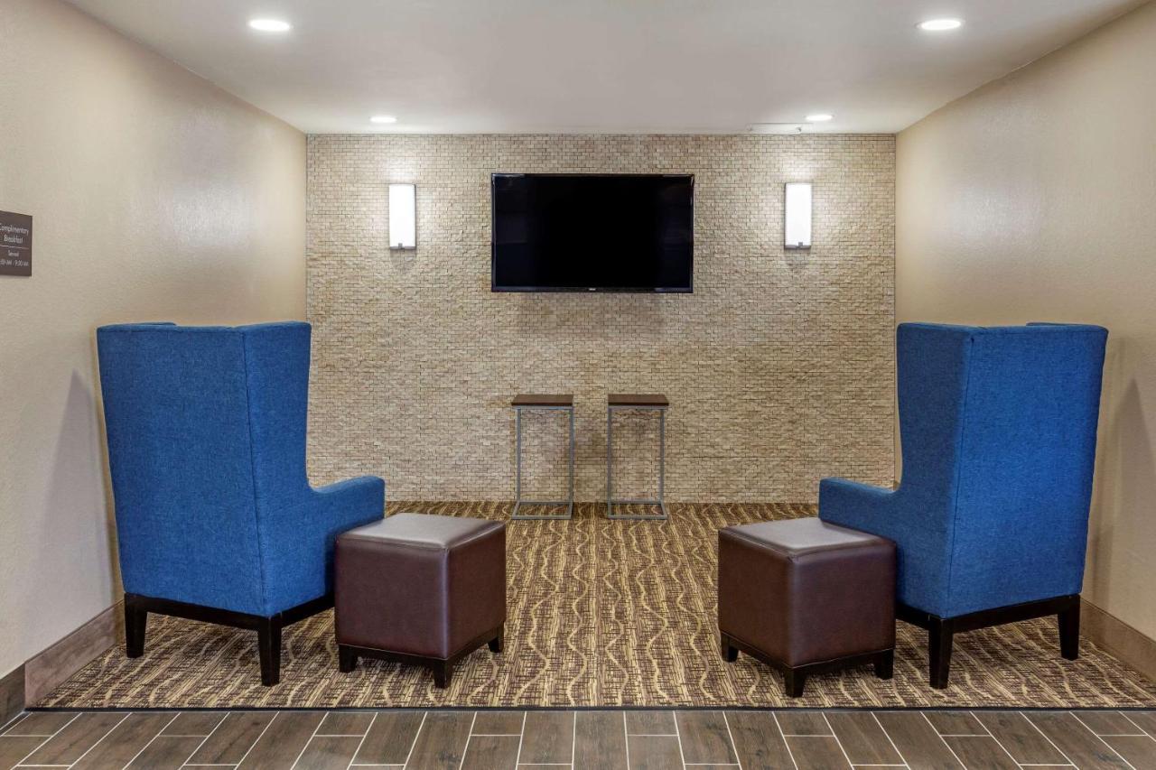 Quality Inn & Suites Spring Lake - Fayetteville Near Fort Bragg Extérieur photo