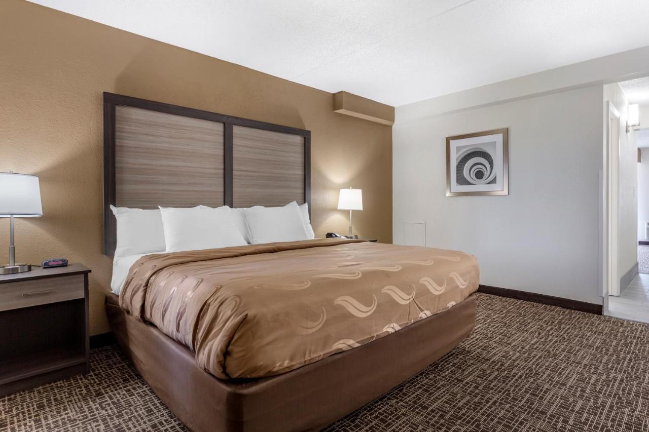 Quality Inn & Suites Spring Lake - Fayetteville Near Fort Bragg Extérieur photo
