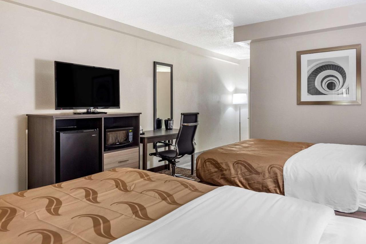 Quality Inn & Suites Spring Lake - Fayetteville Near Fort Bragg Extérieur photo