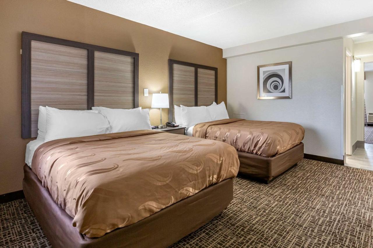 Quality Inn & Suites Spring Lake - Fayetteville Near Fort Bragg Extérieur photo